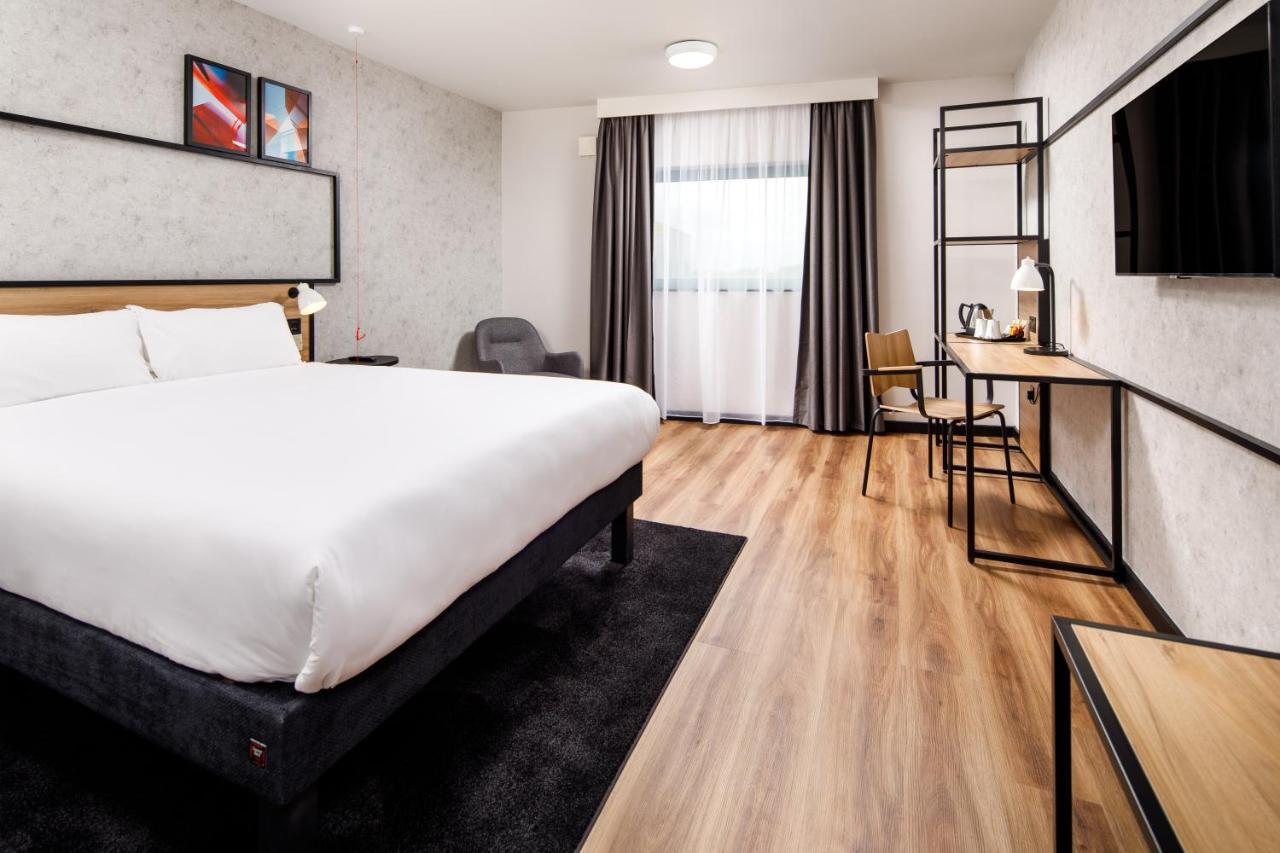 Ibis London Heathrow Terminal 5 Hillingdon Exterior foto